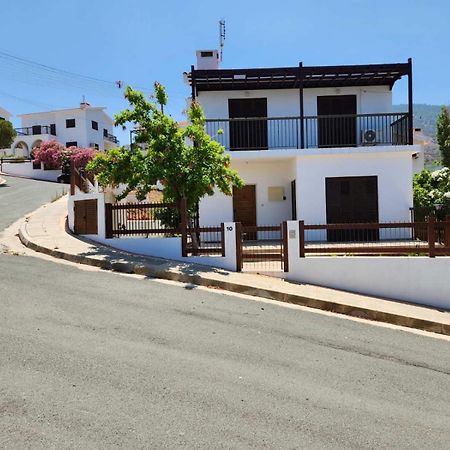 Seaclusion Vacation Villa Pomos Esterno foto