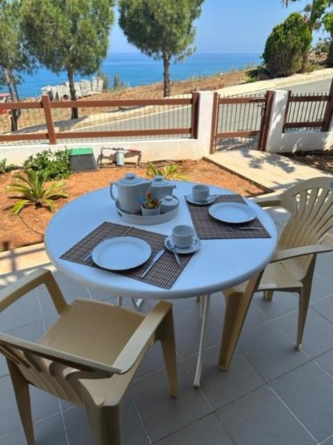 Seaclusion Vacation Villa Pomos Esterno foto