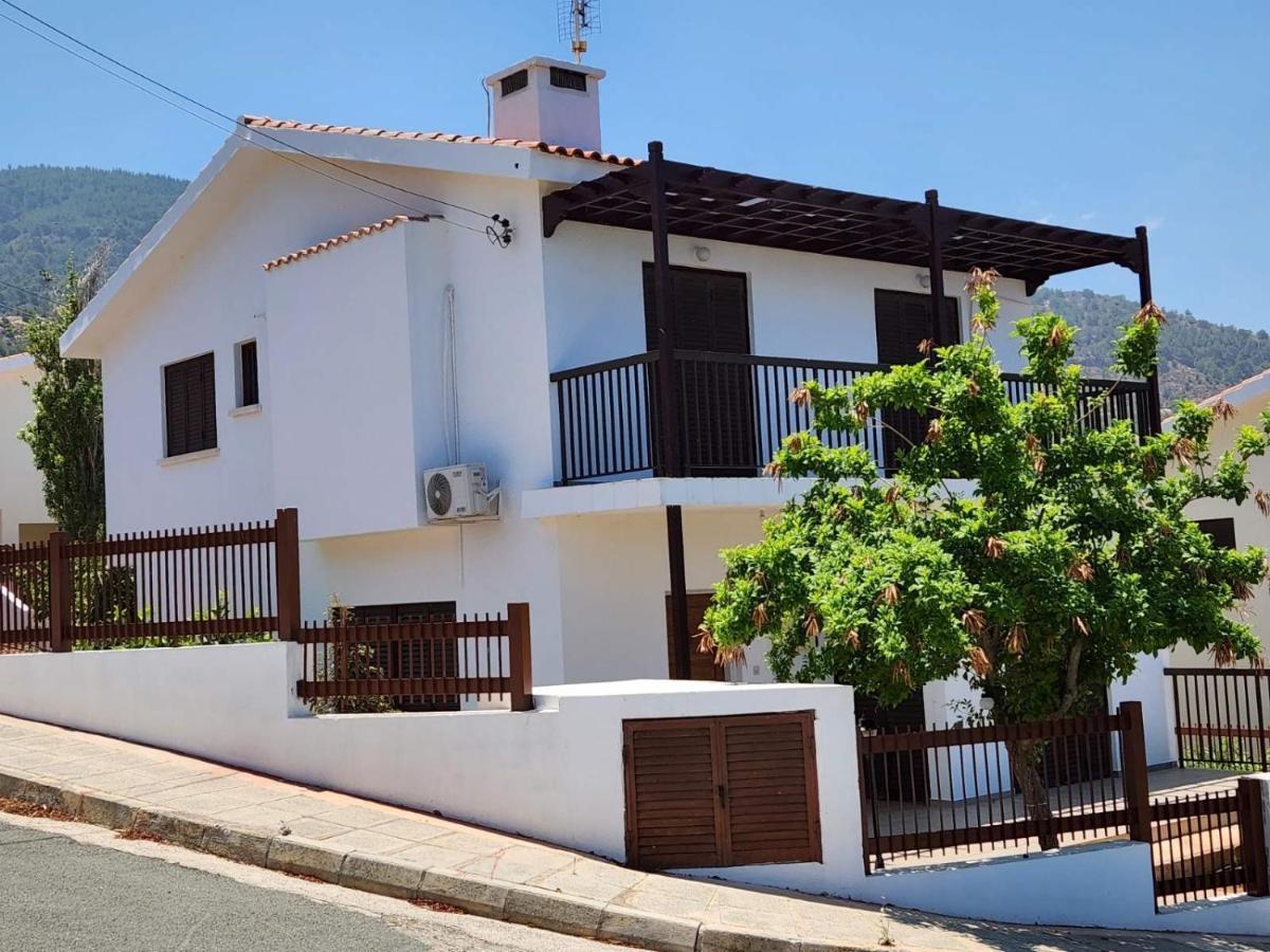 Seaclusion Vacation Villa Pomos Esterno foto