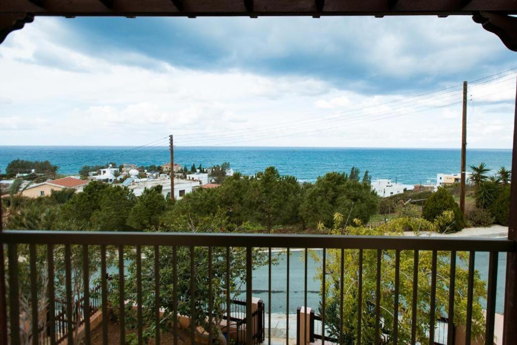 Seaclusion Vacation Villa Pomos Esterno foto
